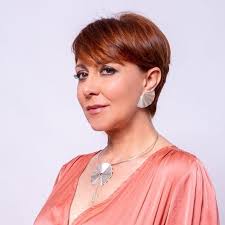 Maria joão abreu e joão soares têm uma relação sólida e ambos atuam na banda namorados da cidade, na qual a atriz é vocalista e o músico é o guitarrista de serviço. Jose Raposo Reage A Declaracao De Amor Do Namorado De Maria Joao Abreu A Ferver Vidas