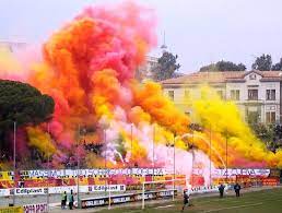 Mentre gli altri supporters sono stati denunciati per danneggiamento aggravato, minacce nei confronti di incaricato di pubblico. Calcio A Catanzaro Il Derby Con La Reggina Nel Ricordo Del Tifoso Dei Tifosi Massimo Capraro Sport Strill It