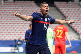 Kylian was your biggest supporter, jumping up in celebration as you cheer when you bagged yourself a few goals for your country. Paris Saint Germain Kylian Mbappe Entscheidung Uber Seine Zukunft Ist Gefallen