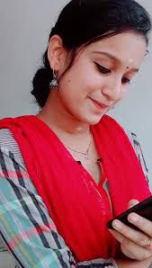 അതങ്ങനെ ഫോണിൽ കളിക്കുന്നത് മാത്രേ എല്ലാരും കാണുള്ളു