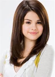 Both wavy and flat hairstyles appear great without rounded ends on the round faces of women. Hairstyle For Round Face Women Hair Style For Party