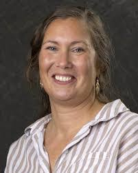 Carrie Waters's Instagram, Twitter & Facebook