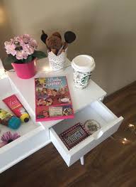 Yeni Esse Makyaj Masasi 349 90 Tl Ucretsiz Kargo Kapida Odeme Turkiye Nin Her Yerine Kargo Whatsapp Siparis Hatti 0532 566 6 Makyaj Dekor Kartlar