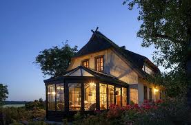 Das ökohaus romijn besticht durch seine großen fenster durch eine gute aussicht und viel natürliches licht. Grosse Fenster Vereinen Wohnraum Und Garten Haushaltstipps Und Gartentipps
