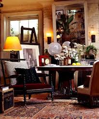 Chunky Dark Pedestal Table Loaded With Lovelies Pedestal Table As Bar Stained Interior Brick Walls Spindle C Interieur Bohemien Decoration Interieure Maison