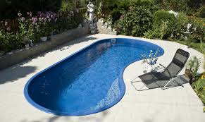 Quando o azul da piscina encontra o azul do céu, é hora de comemorar. How To Build The Cheapest Inground Pool Possible Pool Pricer