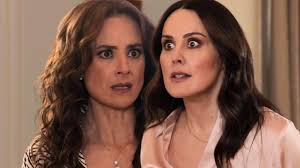 Aurora le da una terrible cachetada a Jezabel por su maldad