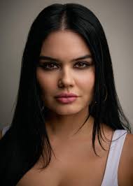 Megan Barkley's Instagram, Twitter & Facebook