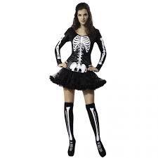 Notre mannequin mesure 170 cm et porte une taille s. Deguisement Robe Squelette Femme