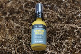 It's a moisturiser that contains a bunch of awesome ingredients to keep your. Product Review Stratia Liquid Gold Lipstick On A Piggie