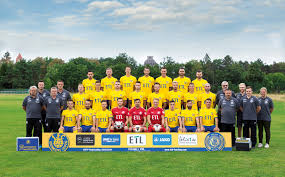 Die jungs könnten bei einem mannschaftsfoto auch mal alle ein duckface machen. Das Offizielle Mannschaftsfoto 2018 2019 1 Fc Lokomotive Leipzig
