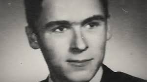 Ted Bundy: quem foi o assassino em série que ainda intriga os EUA e virou  tema de filme e série da Netflix