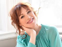 Molly Ringwald breaks free from 'mom purgatory' in 'Feud: Capote vs. The  Swans'