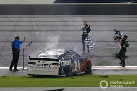 Nascar races generally last anywhere from 1.5 to 4 hours, depending on the length of the race, number of laps and track conditions. William Byron First Cup Series Win Was A Long Time Coming