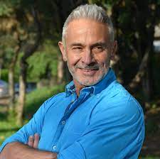 Come on we share some latest information about juvenal olmos about his biography, net worth, career, income, and expenses. Latest Updates From Juvenal Olmos Facebook
