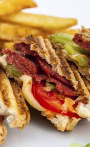 Recette Sandwich Chaud Facon Reuben New Yorkais En Video Recette Alimentation Cuisine De Rue Recette Sandwich