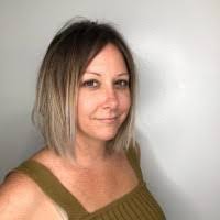 Leah Dickey's Instagram, Twitter & Facebook