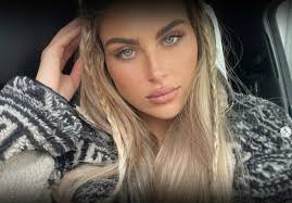 Paige Lorenze Bio, Age, Net Worth, Parents, Siblings, Husband, Children,  Height