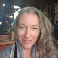 Lizzie Davidson (@everydaysublime) • Threads, Say more