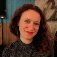 Laura Bourne's Instagram, Twitter & Facebook