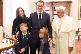 Ile ma dzieci, czym zajmuje się jego żona iwona morawiecka? Mateusz Morawiecki Z Zona I Dziecmi Bawil Sie W Sylwestra Nadchodzacy 2021 Bedzie Lepszy Pod Kazdym Wzgledem