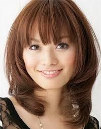 And for guys who want extra volume, it can be difficult to make thick hair work. Medium Length Haircuts With Bangs For Thick Hair Beauty News