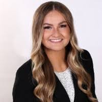 Lisa Maxon's Instagram, Twitter & Facebook