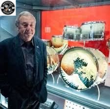 An interesting new interview with Rosemary Breen, Syd Barrett's sister, has  been published by Ian Priston of Fingal's Cave podcast.  https://www.brain-damage.co.uk/latest/interview-with-rosemary-breen -syd-barretts-sister.html