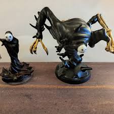 3D Printable Formless Hunter (Small and Large versions) by Irnkman