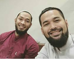 Teuku Wisnu Foto Bareng Uki Noah yang Hijrah, Netizen: Ajak Ariel Dong