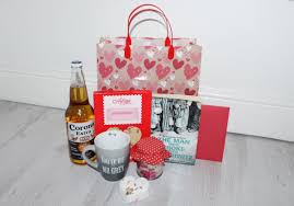 If this is your first valentines day gift for your husband, you will not go wrong with this beautiful card. Valentine S Day Gift Ideas For Husband Vallentine Gift Card