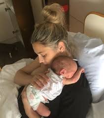 Karl stefanovic has been married to cassandra thorburn for a long time. Karl Stefanovic Gushes About Newborn Daughter And Wife Following Today Show Return