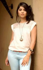 12 Top Photos Of Sonalee Kulkarni Miran Gallery She has appeared in a total of 32 movies, including one in italian titled 'fuoco si di me' for which she won an award. 12 top photos of sonalee kulkarni