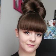 Nicole Beare's Instagram, Twitter & Facebook