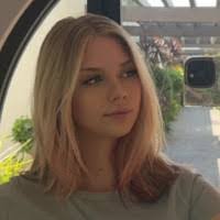 Amanda Deen's Instagram, Twitter & Facebook