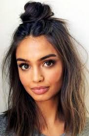 Yuvarlak Yuzler Icin Yarim Topuz Modeli Hairstyles Hairstyles2019 Haircolor Haircolor2019 Hairtrends Hairtrends201 Sac Ve Makyaj Sac Ve Guzellik Uzun Sac