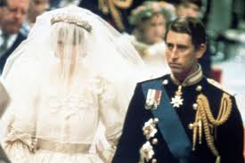 1981 príncipe carlos y señora diana boda real recuerdo real victoria plato (p3). Carlos Buscaba Desesperadamente No Casarse Con Diana Revela Nuevo Libro