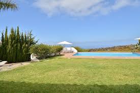 Alba house is a modern house 40 metres from the sea with 4 rooms on 2 floors. Casa Alba Balans Travel La Palma