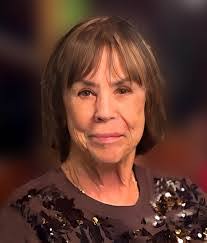 Julie Elm's Instagram, Twitter & Facebook