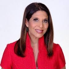 Elsa Fuller's Instagram, Twitter & Facebook