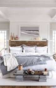 Elements Needed For Creating A Warm Rustic Bedroom Rustic Bedroom Bedroom Design Farmhouse Master Bedroom
