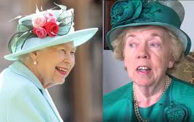 Ella es la mujer que ha engañado a todo el mundo fingiendo que es la Reina  Isabel