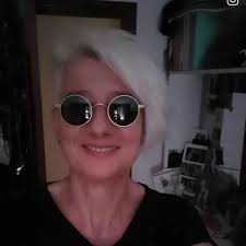 Ha solicitado seguirte. Te gustan los tatuajes pequeños??