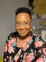 Who does nice makeup?? My bday next month.. I want to start looking early.