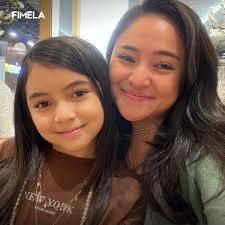 Anak dari Marshanda dan ben Kasyafani, Sienna Kasyafani, saat ini sudah  berusia 10 tahun. Meskipun Sienna tidak tinggal bersama Marshanda, namun  hubungan keduanya sangat dekat. _ Marshanda selalu menghubungi Sienna dan  sering