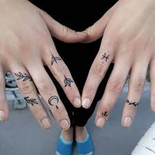 Tiny Finger Tattoos For Girls Small Tattoos For Women Rose Finger Tattoos Ring Finger Tatto Small Finger Tattoos Girl Finger Tattoos Finger Tattoo For Women