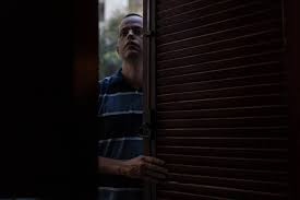 Funcionário é demitido após aceitar promoção; técnica tem dois empregos  para se garantir