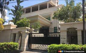 Cadangan membina sebuah rumah banglo 3 tingkat di atas lot pt 13009, jalan teratai jingga, mukim petaling, kuala lumpur. Banglo Keluarga Jho Low Di Pulau Pinang Disita Free Malaysia Today Fmt