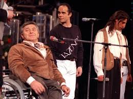 Andrea parodi non è morto, è sempre nei nostri cuori, la sua voce e la sua usica ci hanno tutti commossi. I Tazenda Da Sanremo Con Pierangelo Bertoli Alla Morte Del Cantante Fino Ai Progetti Successivi Corriere It