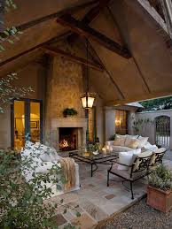 Breathtaking Outdoor Living Spaces Photos To Enhance Your New Home Building Ideas Cozy Outdoor Living Spaces Camino Esterno Arredamento Esterno Case Da Sogno